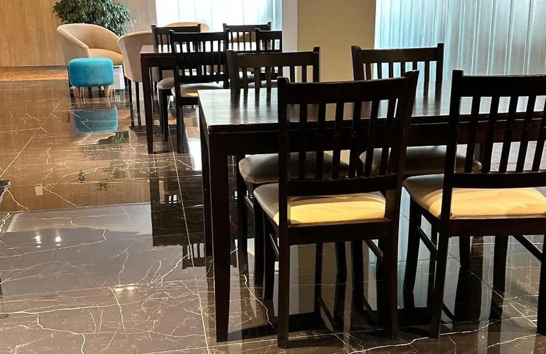 Hotel 376-1