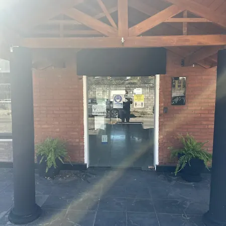 Hotel en villa carlos paz centrico con desayuno y pileta Nuevo Enzo-2